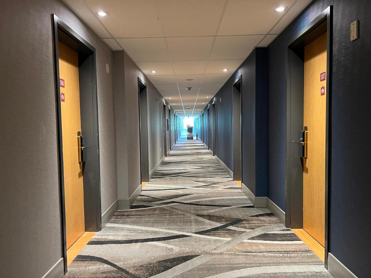 Super 8 By Wyndham Cornwall On Extérieur photo