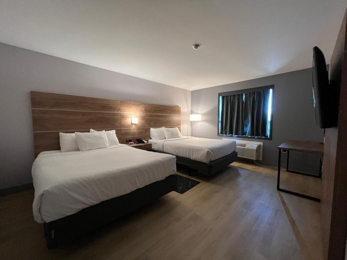 Super 8 By Wyndham Cornwall On Extérieur photo