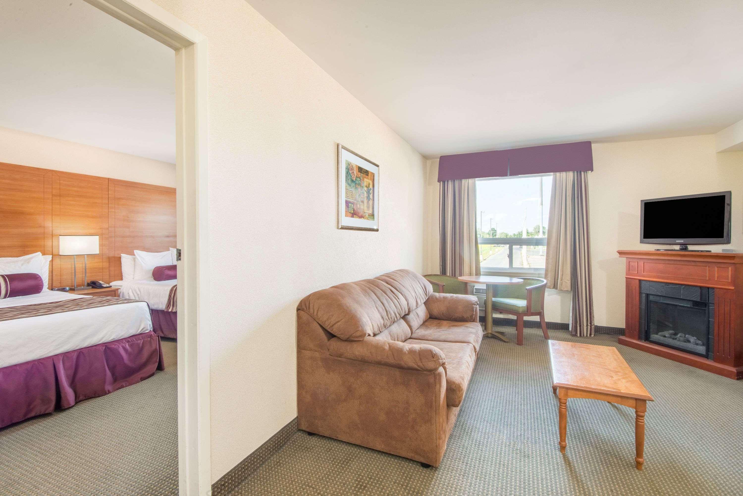 Super 8 By Wyndham Cornwall On Extérieur photo