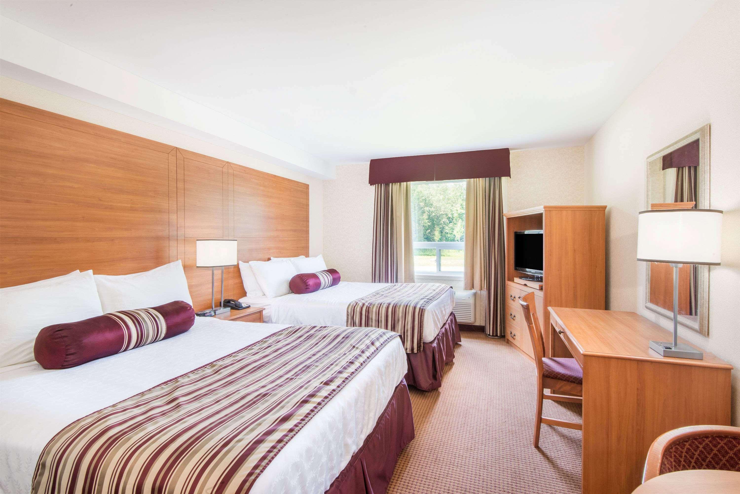 Super 8 By Wyndham Cornwall On Extérieur photo