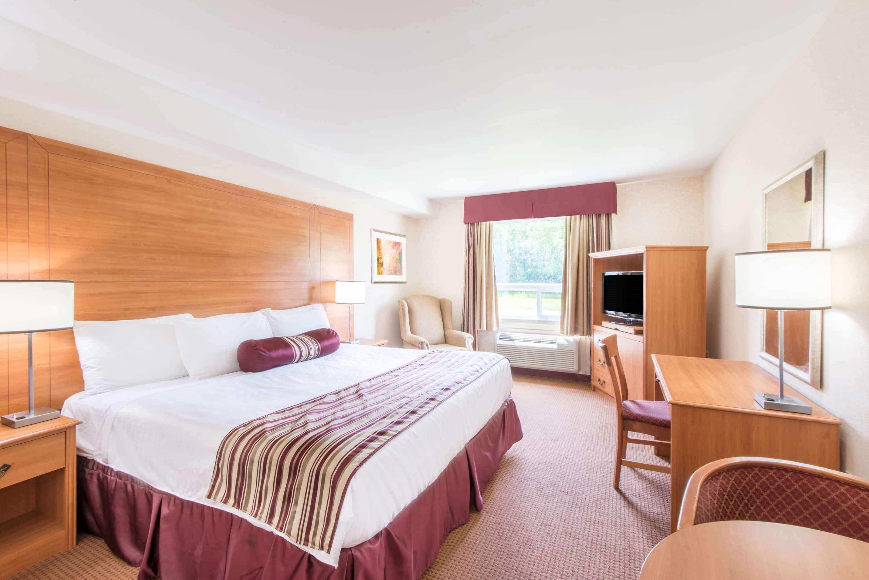 Super 8 By Wyndham Cornwall On Extérieur photo