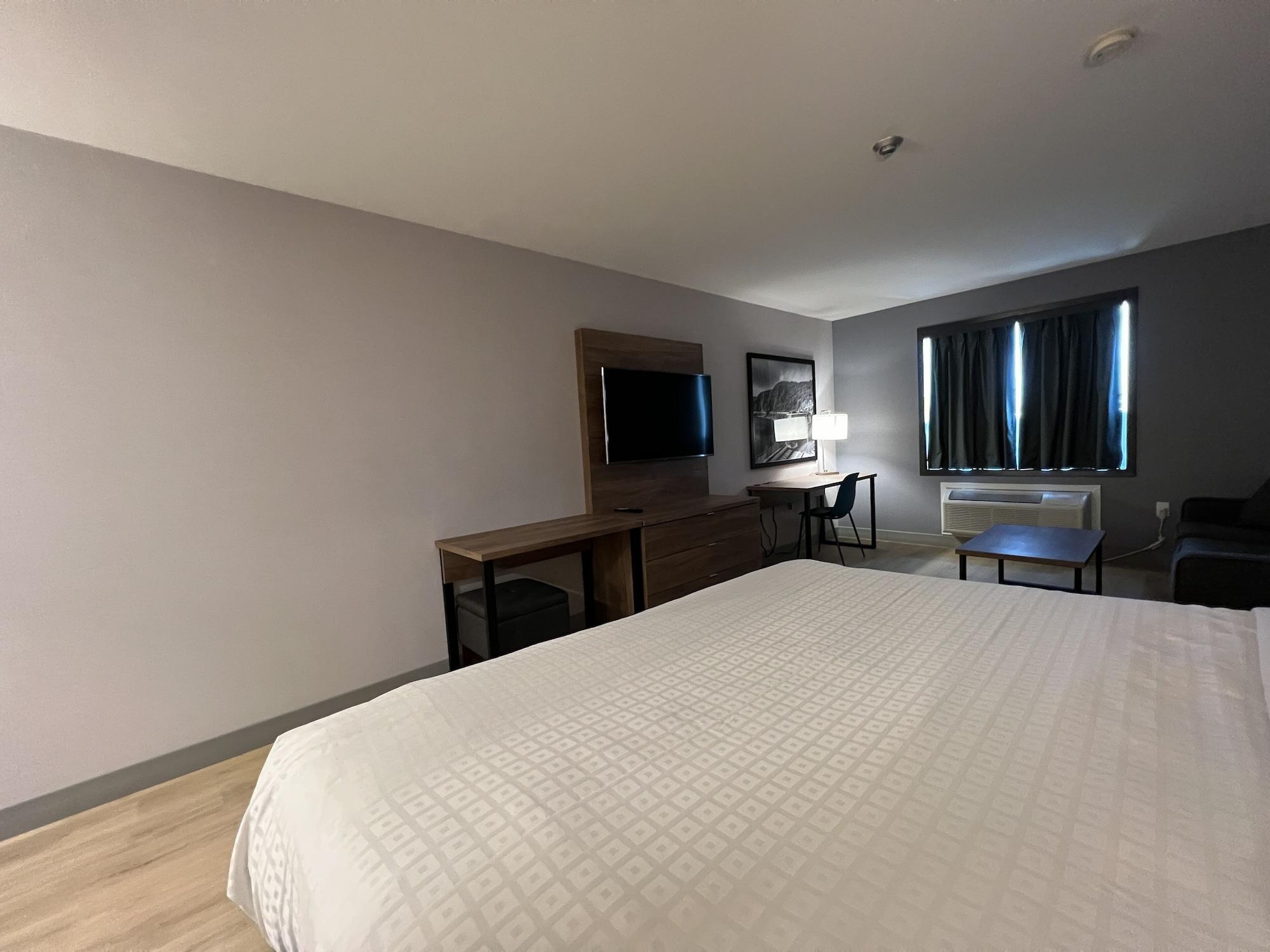 Super 8 By Wyndham Cornwall On Extérieur photo