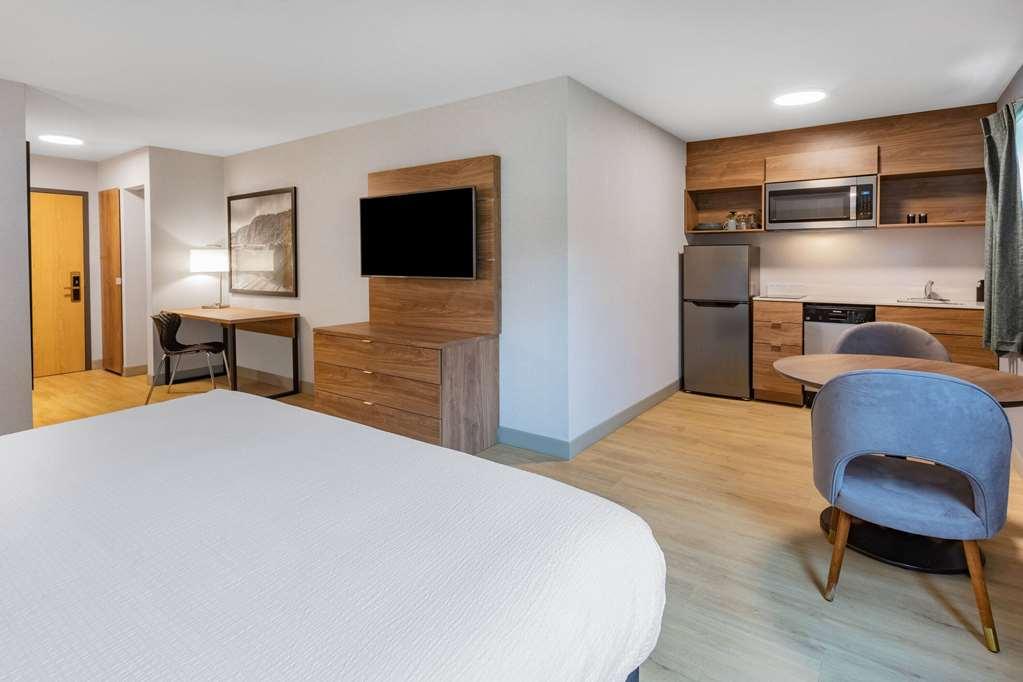 Super 8 By Wyndham Cornwall On Chambre photo
