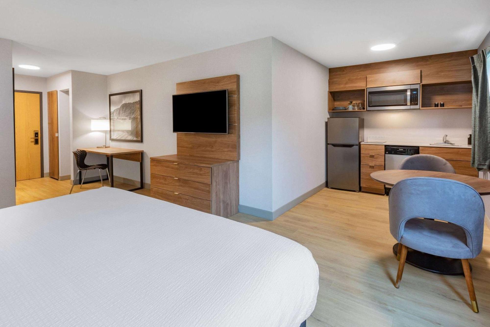 Super 8 By Wyndham Cornwall On Extérieur photo