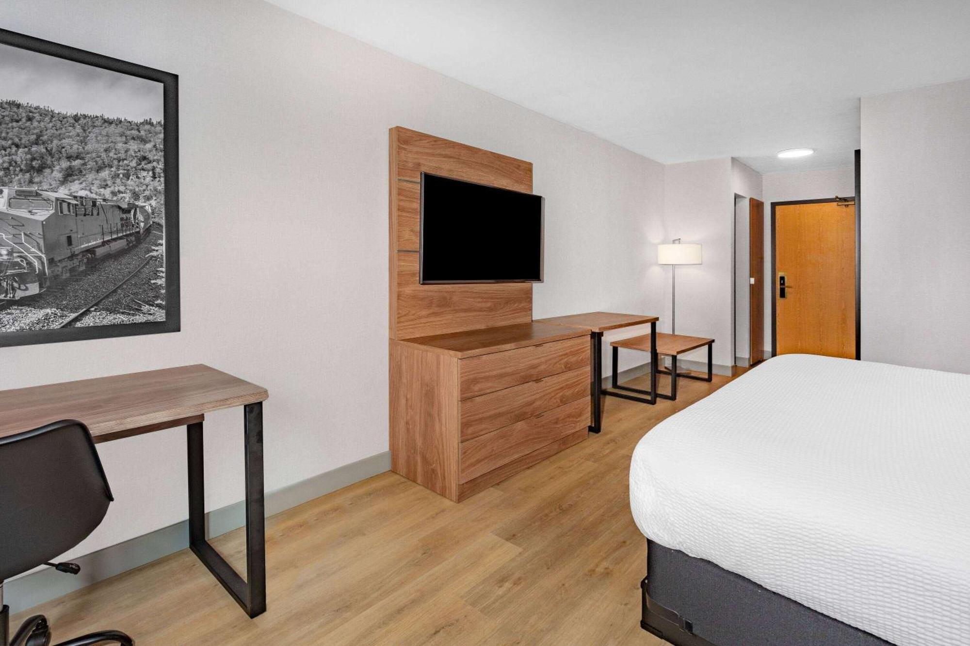 Super 8 By Wyndham Cornwall On Extérieur photo