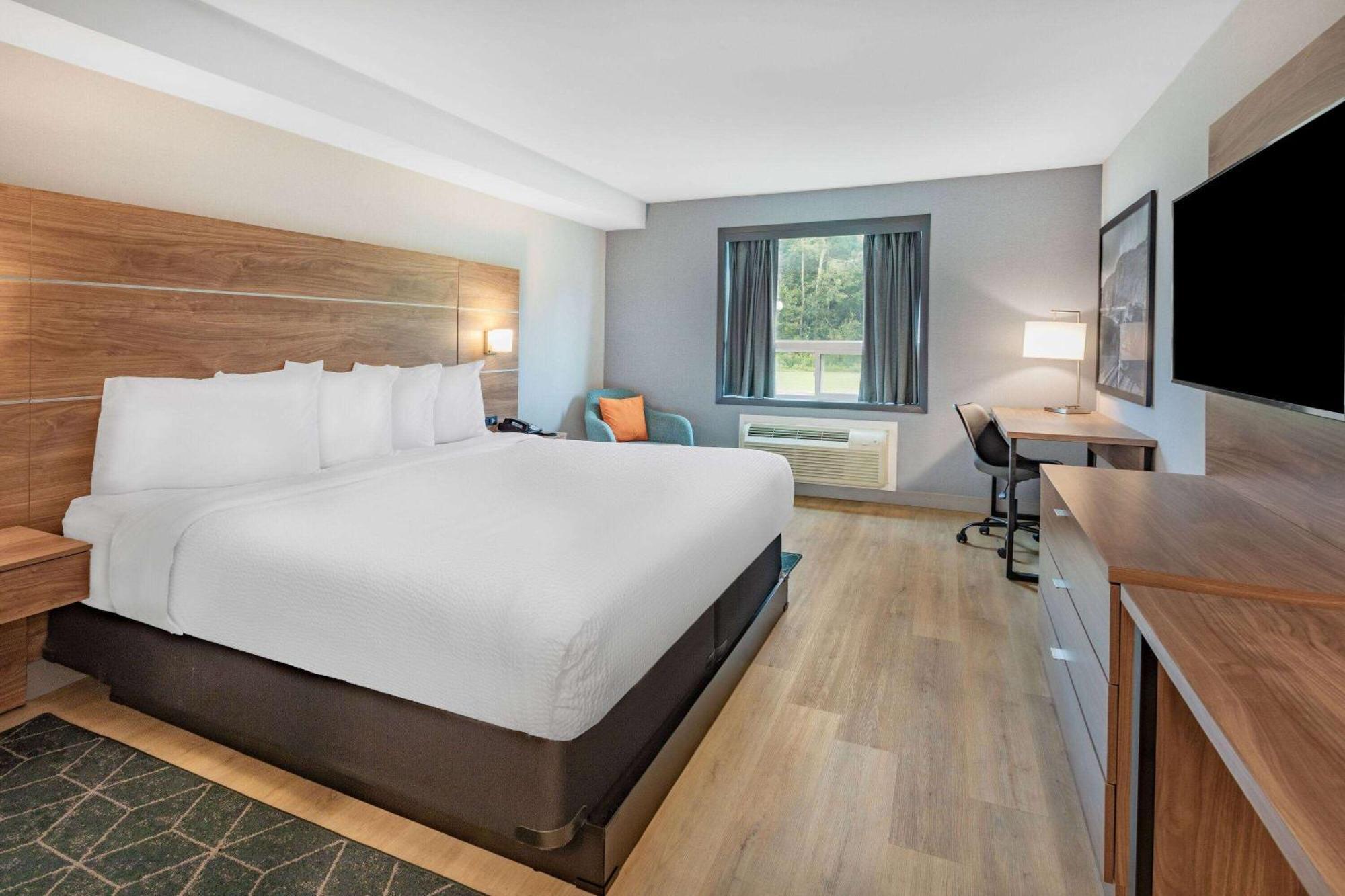 Super 8 By Wyndham Cornwall On Extérieur photo